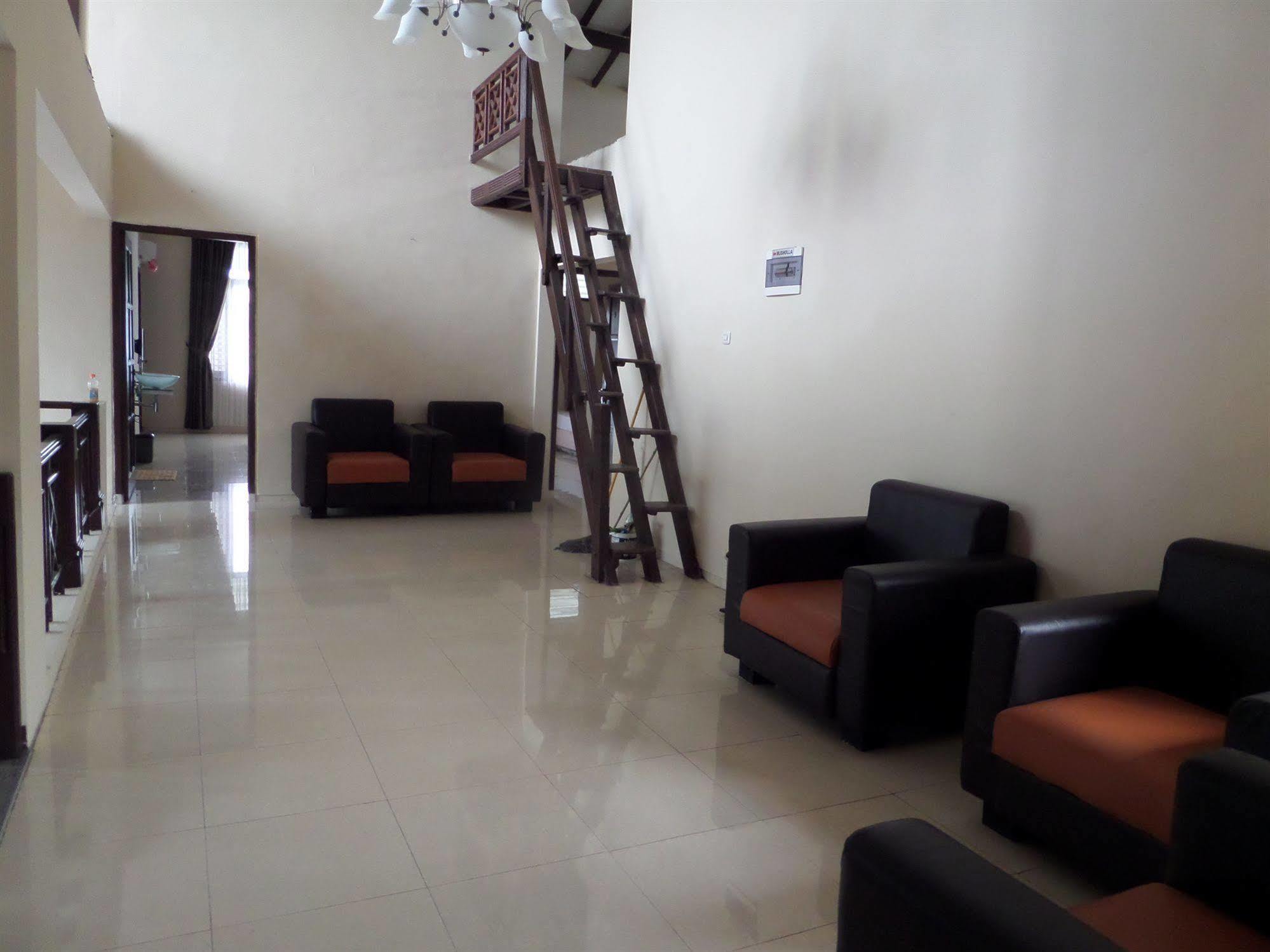 Hotel Oyo 201 Emdi House Timoho Yogyakarta Exterior foto